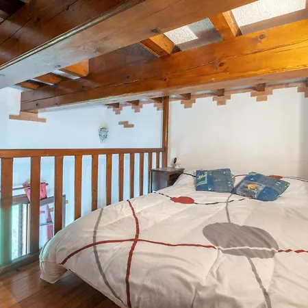 Charmante Maison A Avec Piscine Partagee